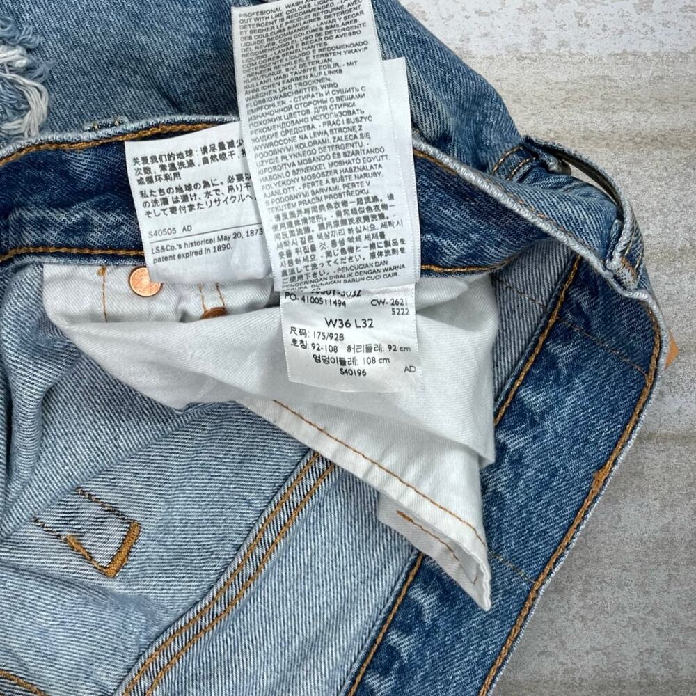 Vintage Y2K Levis Jeans 501 36x32 Regular Straight Fit Medium Wash Denim Button - Picture 6 of 6